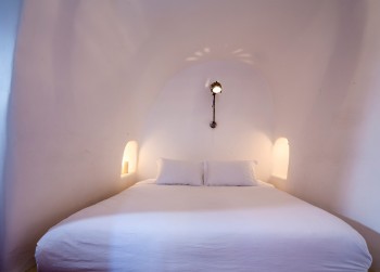 Romantic Santorini Cozy Double Bedroom